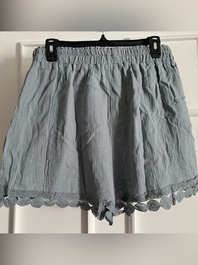Gray Women's Elastic Waist Shorts with Scalloped Trim